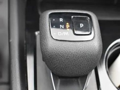 Used 2023 Nissan Rogue SV image 33