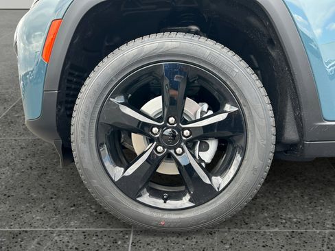 New 2026 Jeep Grand Cherokee Limited RWD image 14