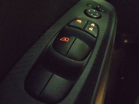 Used 2020 Nissan Sentra S FWD image 27