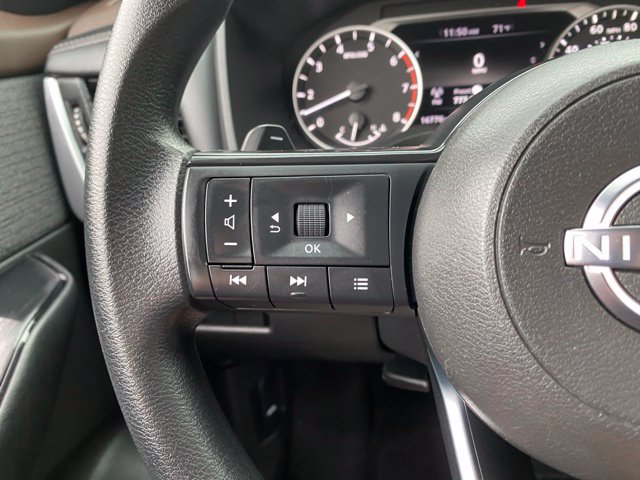 Used 2023 Nissan Rogue S AWD/4WD image 19