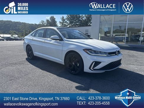 New 2025 Volkswagen Jetta SE image 1