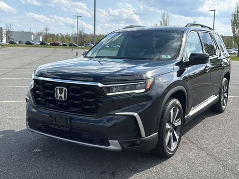 Used 2025 Honda Pilot Touring image 13
