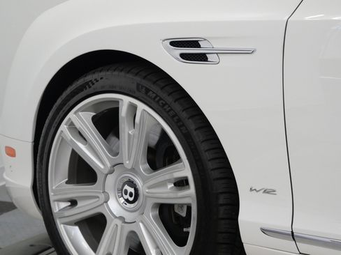 Used 2018 Bentley Continental GT AWD/4WD image 35