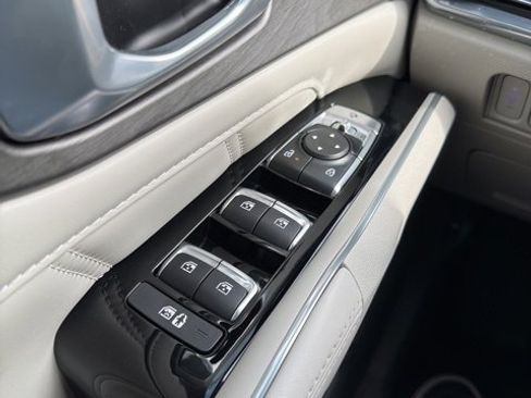 Certified 2025 Kia Sorento SX image 16