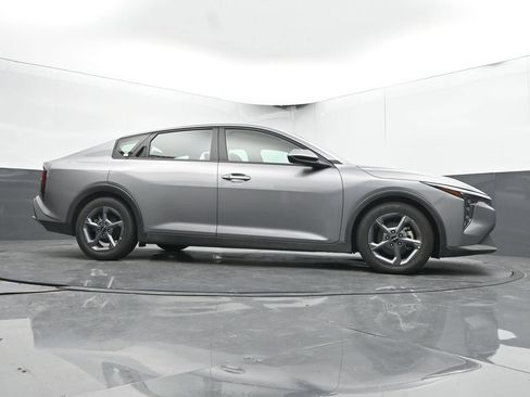 Used 2025 Kia K4 FWD image 36