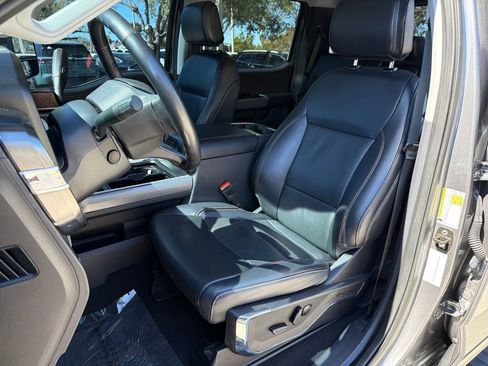 Used 2024 Ford F250 Lariat w/ Black Appearance Package image 32