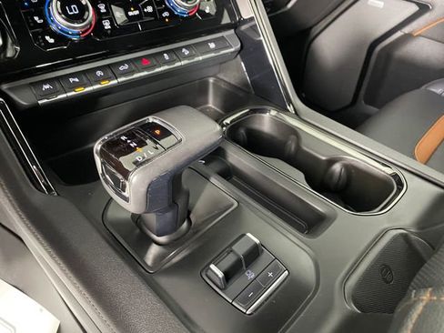 Certified 2022 GMC Sierra 1500 AT4 w/ AT4 Premium Package AWD/4WD image 9