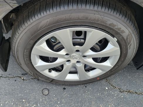 Used 2025 Toyota Corolla LE image 7