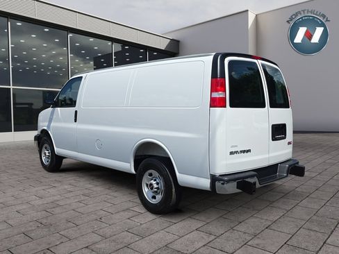 Used 2025 GMC Savana 2500 w/ Driver Convenience Package RWD image 3
