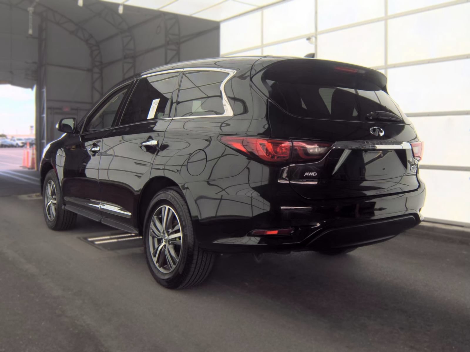 Used 2020 INFINITI QX60 Pure AWD/4WD image 3