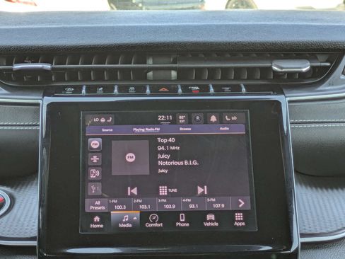Used 2025 Jeep Grand Cherokee Altitude AWD/4WD image 20