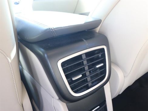 Used 2017 Lincoln MKX Select w/ Select Plus Package image 10