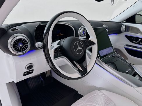 Used 2026 Mercedes-Benz Maybach SL 680 image 10