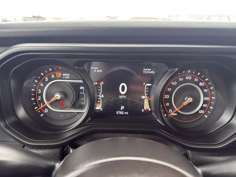 Used 2025 Jeep Gladiator Mojave w/ Convenience Group AWD/4WD image 17