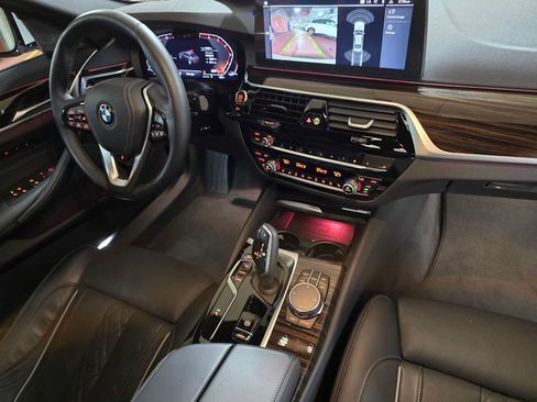 Used 2023 BMW 530i xDrive w/ Premium Package AWD/4WD image 11