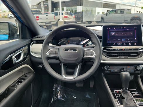 Used 2024 Jeep Compass Limited AWD/4WD image 11