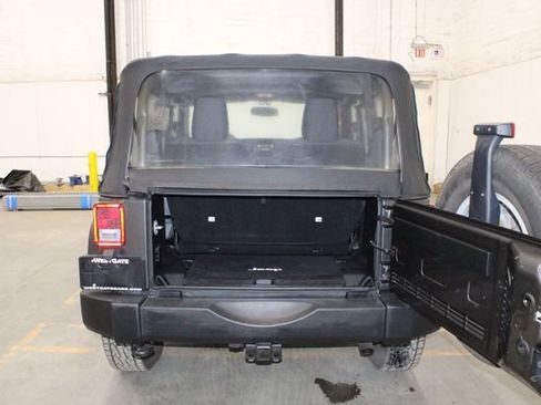 Used 2016 Jeep Wrangler Sport w/ Quick Order Package 24S AWD/4WD image 43