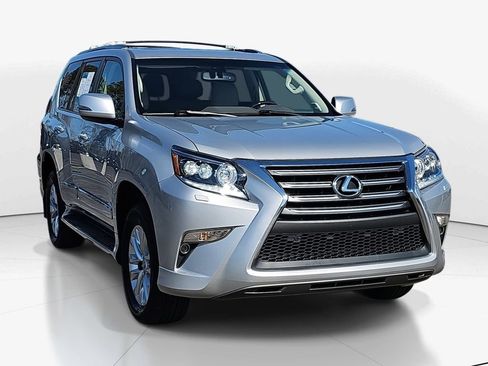 Used 2017 Lexus GX 460 AWD/4WD image 3