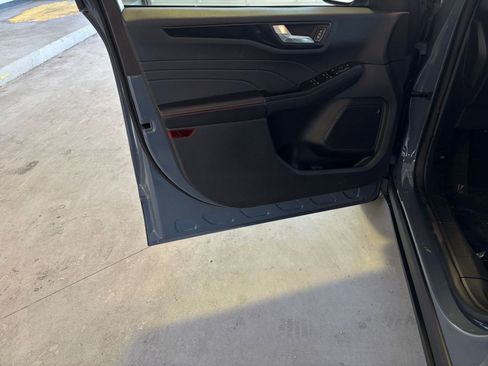 Used 2025 Ford Escape ST-Line image 20