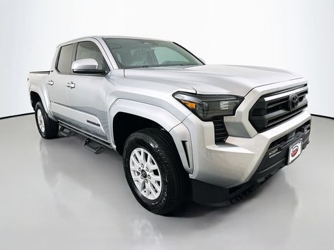 Certified 2026 Toyota Tacoma SR5 AWD/4WD image 3