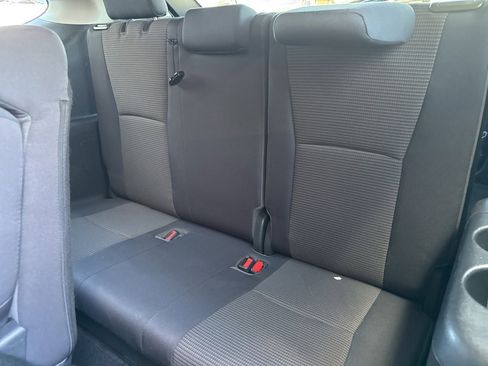 Used 2022 Toyota Highlander L image 10