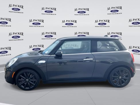 Used 2015 MINI Cooper S image 2