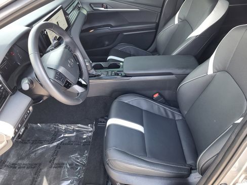 Used 2026 Toyota Camry SE w/ Multimedia Upgrade Package image 16