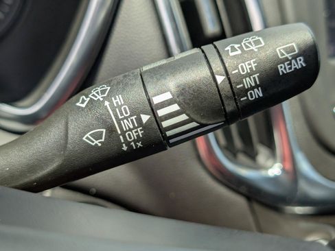Used 2024 Chevrolet Equinox LT FWD image 25