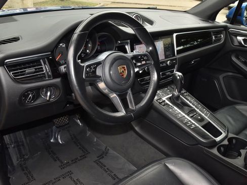 Used 2020 Porsche Macan AWD/4WD image 32