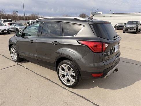 Certified 2019 Ford Escape Titanium w/ U9j03 - Titanium Tow Package AWD/4WD image 8