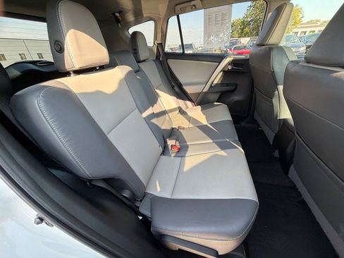 Used 2014 Toyota RAV4 Limited AWD/4WD image 32