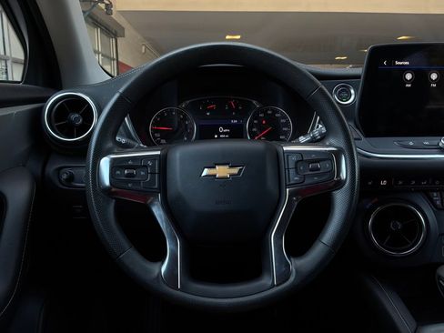 Used 2025 Chevrolet Blazer LT FWD image 39