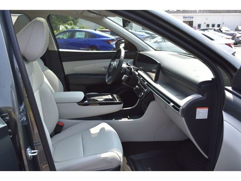 New 2025 Hyundai Tucson SEL image 16