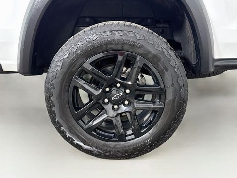 Used 2023 Chevrolet Colorado Trail Boss AWD/4WD image 27