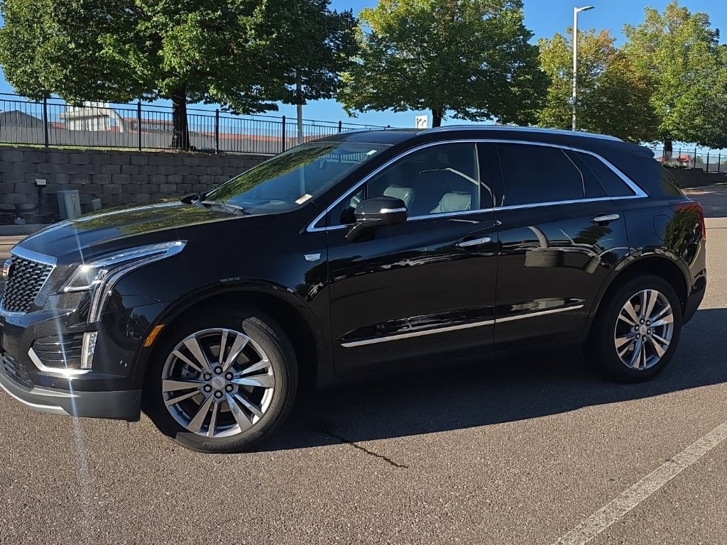 Used 2024 Cadillac XT5 Premium Luxury w/ Technology Package AWD/4WD image 2