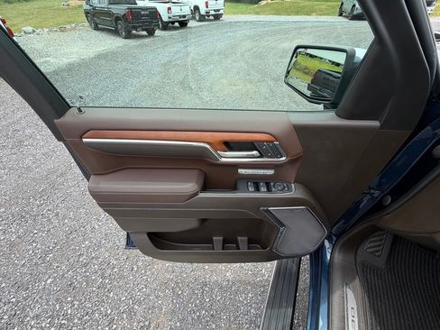 Used 2023 GMC Sierra 1500 Denali w/ Denali Reserve Package AWD/4WD image 6