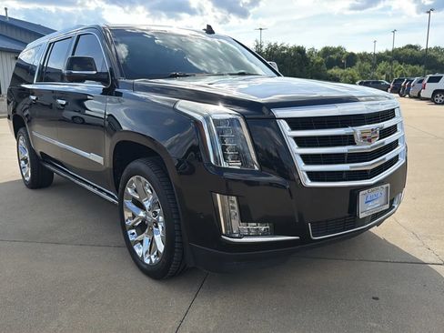 Used 2019 Cadillac Escalade ESV Premium Luxury AWD/4WD image 21