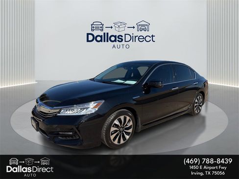 Used 2017 Honda Accord Touring image 2