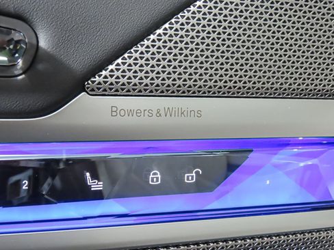 Used 2025 BMW i7 eDrive50 w/ Executive Package image 12