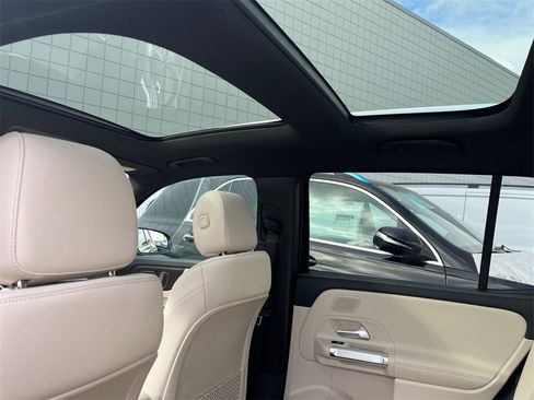 New 2026 Mercedes-Benz GLB 250 4MATIC image 10