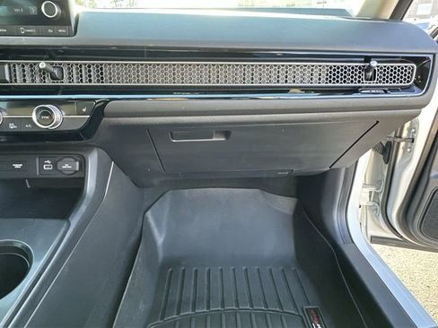 Used 2022 Honda Civic EX image 27
