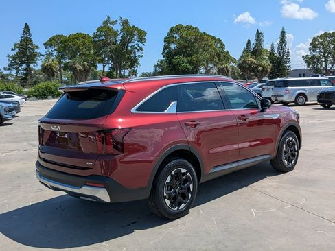 Certified 2025 Kia Sorento S AWD/4WD image 8