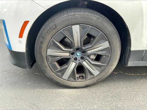 Used 2023 BMW iX xDrive50 w/ Premium Package image 11