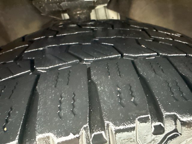 Used 2023 Ford Explorer XLT AWD/4WD image 8