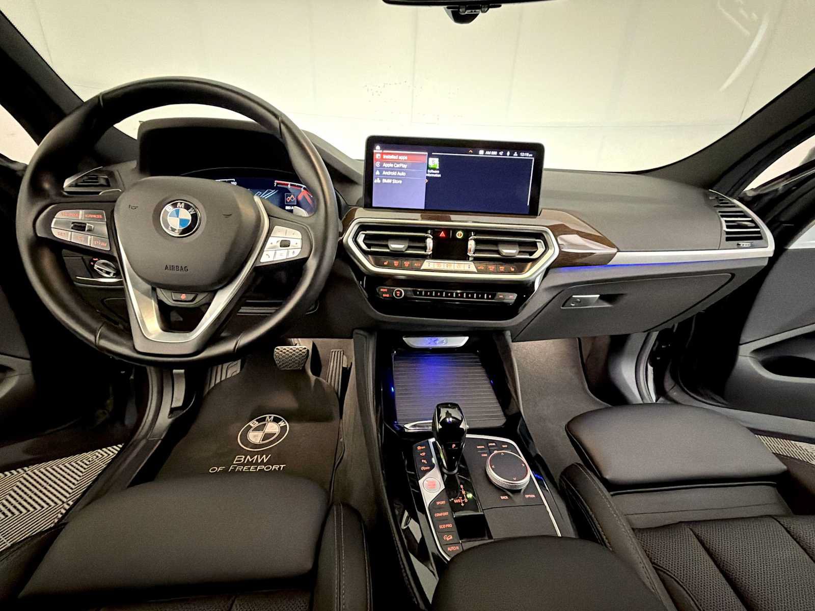 Used 2024 BMW X4 xDrive30i w/ Parking Assistance Package AWD/4WD image 17
