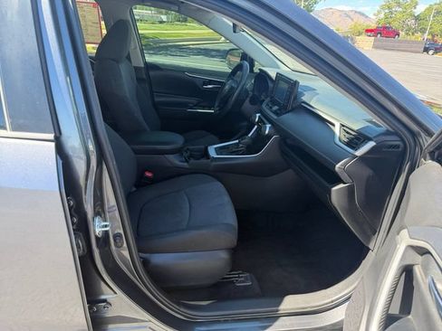 Used 2020 Toyota RAV4 XLE AWD/4WD image 33