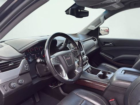 Used 2019 GMC Yukon SLT AWD/4WD image 2