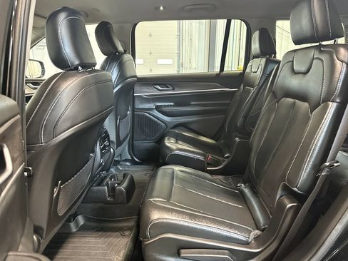 Used 2023 Jeep Grand Cherokee L Limited AWD/4WD image 26