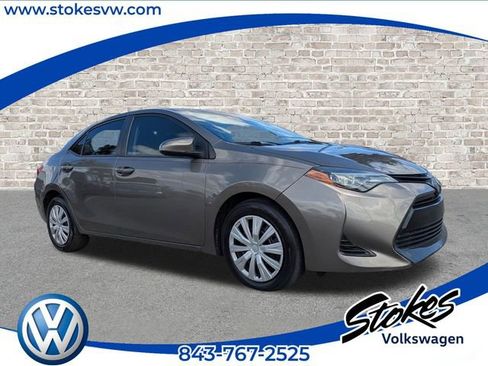 Used 2019 Toyota Corolla LE image 1