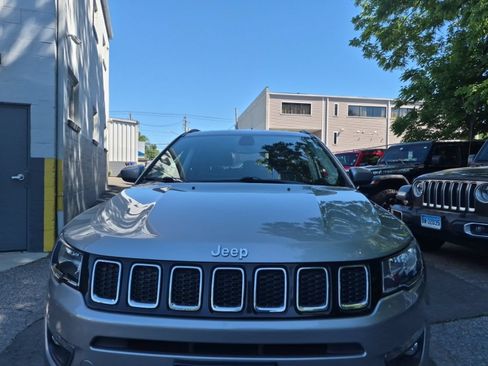 Used 2019 Jeep Compass Latitude w/ Popular Equipment Group AWD/4WD image 3